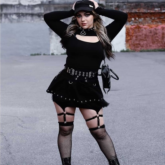 Cut out Long sleeve Top - Picture 2 of 9